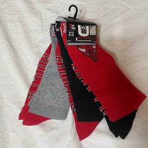 CHICAGO BULLS UNK Men's 3 PACK CREW SOCKS NEW 6-12